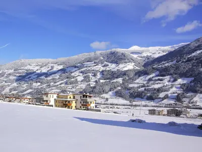 Ein allgemeiner Bergblick oder ein Berglick von der Ferienwohnung aus