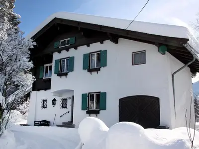 Chalet Patricia by Interhome im Winter