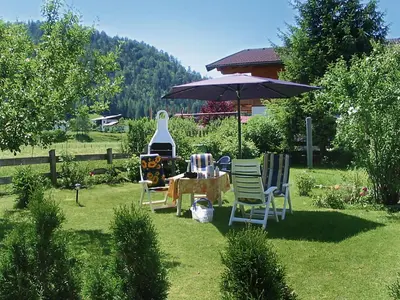 Ein Garten an der Unterkunft Apartment Peter by Interhome