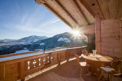 Ein allgemeiner Bergblick oder ein Berglick von der Ferienwohnung aus