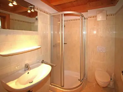 Ein Badezimmer in der Unterkunft Chalet in Königsleiten near Hohe Tauern