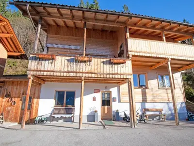 Ein Balkon oder eine Terrasse in der Unterkunft House in Zell am Ziller with Panoramic Views