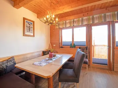 Ein Sitzbereich in der Unterkunft House in Zell am Ziller with Panoramic Views