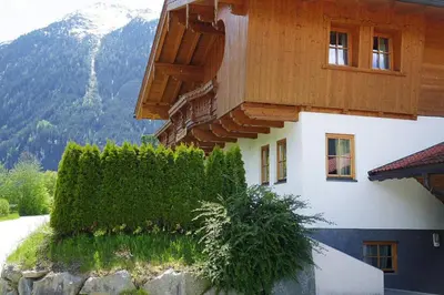 Ein allgemeiner Bergblick oder ein Berglick von der Ferienwohnung aus