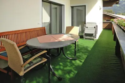 Ein Sitzbereich in der Unterkunft Apartment in Fügen near Spieljochbahn