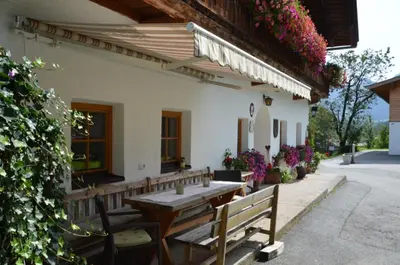 Das Gebäude in dem sich das Bed & Breakfast befindet