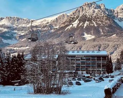 Ein allgemeiner Bergblick oder ein Berglick von der Ferienwohnung aus