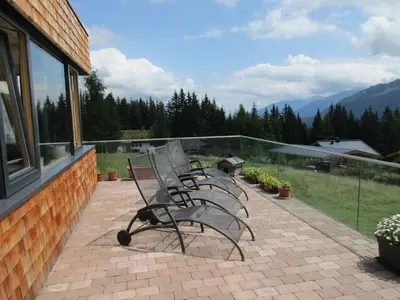 Ein allgemeiner Bergblick oder ein Berglick von des Hotels aus