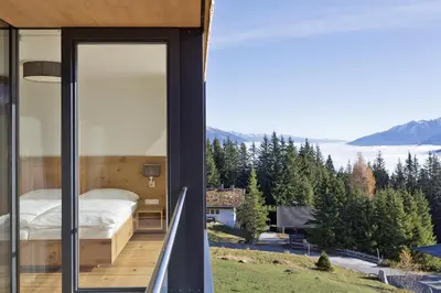 Ein allgemeiner Bergblick oder ein Berglick von des Hotels aus