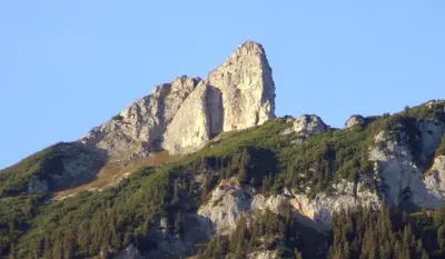 Ein allgemeiner Bergblick oder ein Berglick von des Bed & Breakfasts aus