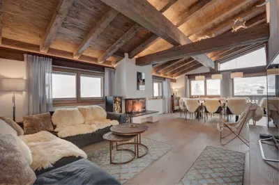 Ein Sitzbereich in der Unterkunft Villa Mountainview - Kirchberg bei Kitzbühel, Sauna, Kamin, nicht weit zu den Skiliften