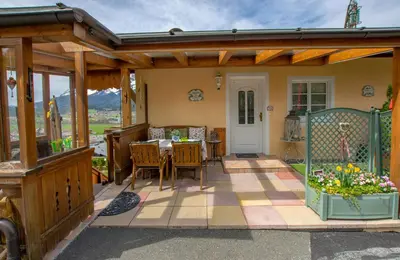 Ein Garten an der Unterkunft Appartements Kaiserblick