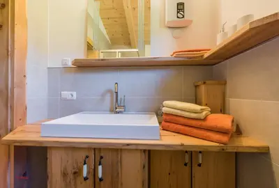 Ein Badezimmer in der Unterkunft Almliesl HOLL-559