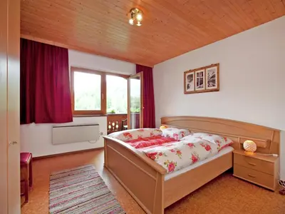 Ein Bett oder Betten in einem Zimmer der Unterkunft Beautiful apartment in Fugen Zillertal