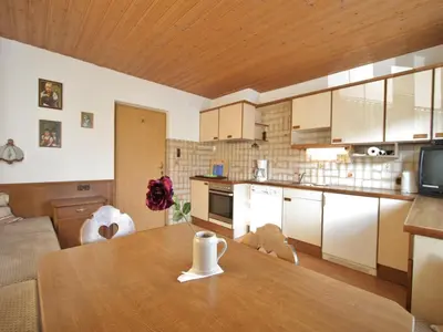 Küche/Küchenzeile in der Unterkunft Chalet in Ellmau near Skiwelt Slopes