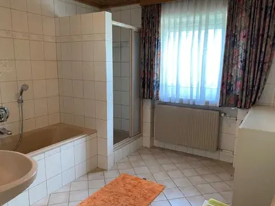 Ein Badezimmer in der Unterkunft Chalet in Ellmau near Skiwelt Slopes