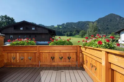 Ein allgemeiner Bergblick oder ein Berglick von der Ferienwohnung aus