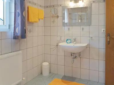 Ein Badezimmer in der Unterkunft Apartment in Zillertal near Ski Slopes