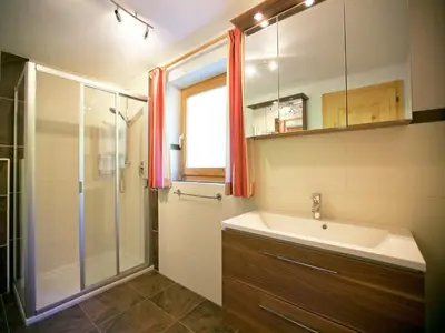 Ein Badezimmer in der Unterkunft Chalet in Hopfgarten