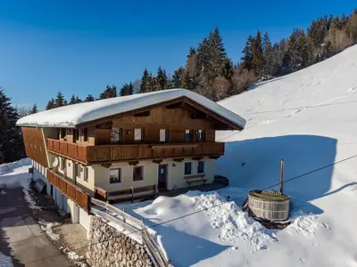 Chalet in Hopfgarten im Winter