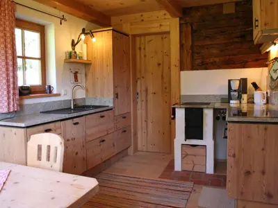 Küche/Küchenzeile in der Unterkunft Farmhouse in Hopfgarten near SkiWelt