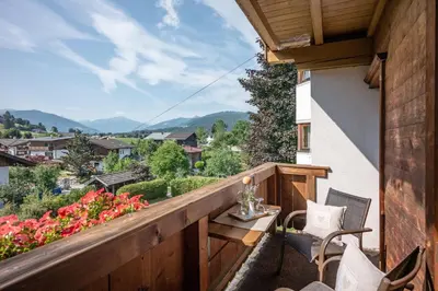 Ein allgemeiner Bergblick oder ein Berglick von der Ferienwohnung aus