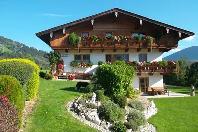 Ein allgemeiner Bergblick oder ein Berglick von der Ferienwohnung aus