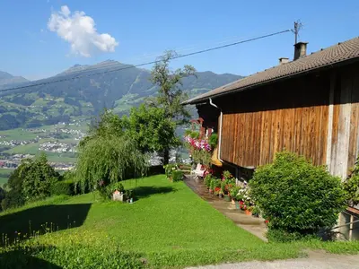 Ein allgemeiner Bergblick oder ein Berglick von der Ferienwohnung aus