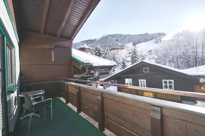 Ein allgemeiner Bergblick oder ein Berglick von des Hotels aus