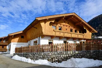 Ein allgemeiner Bergblick oder ein Berglick von der Ferienwohnung aus