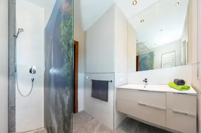 Ein Badezimmer in der Unterkunft ArtiHome