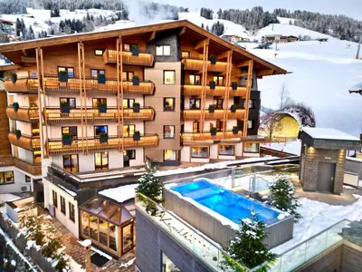Der Swimmingpool an oder in der Nähe von Hotel Kendler