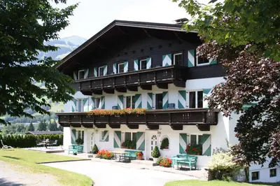 Das Gebäude in dem sich das Aparthotel befindet
