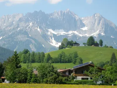 Ein allgemeiner Bergblick oder ein Berglick von der Ferienwohnung aus