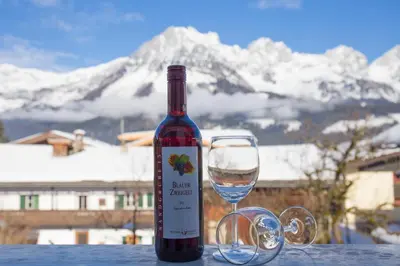 Ein allgemeiner Bergblick oder ein Berglick von der Ferienwohnung aus