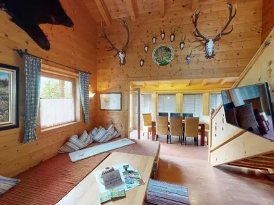 Ein Sitzbereich in der Unterkunft Chalet in Wildkogel near Ski Slopes & Pool