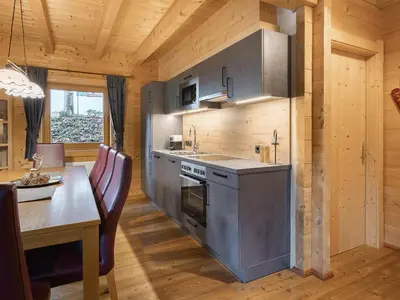 Küche/Küchenzeile in der Unterkunft Chalet in Fügen near Spieljochbahn Lift