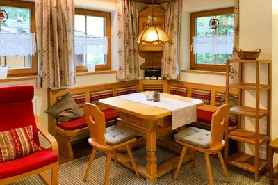 Ein Sitzbereich in der Unterkunft Apartment in Königsleiten with a shared sauna