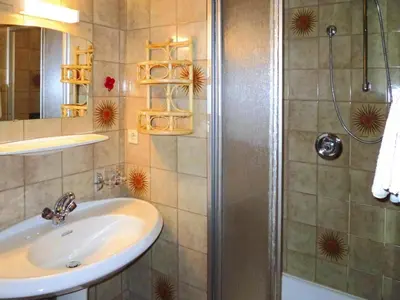 Ein Badezimmer in der Unterkunft Apartment in Fügen with parking space