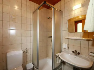 Ein Badezimmer in der Unterkunft Apartment in Hippach near Horbergbahn