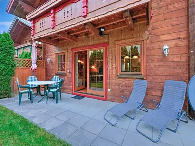 Das Gebäude in dem sich das Ferienhaus befindet