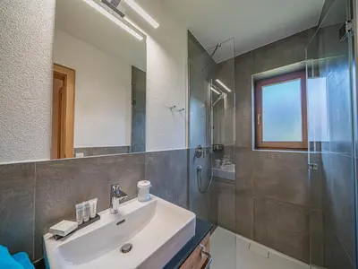 Ein Badezimmer in der Unterkunft Apartment in Brixental near Hiking Trails