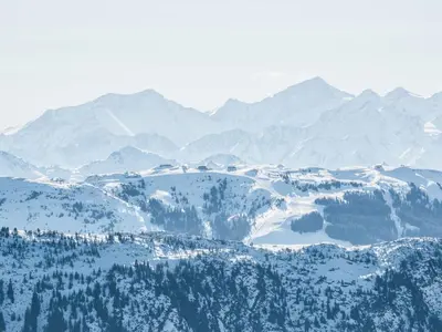 Ein allgemeiner Bergblick oder ein Berglick von der Ferienwohnung aus