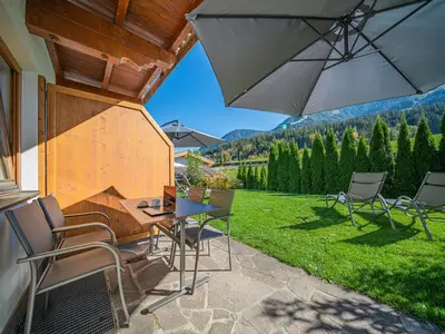 Ein allgemeiner Bergblick oder ein Berglick von der Ferienwohnung aus