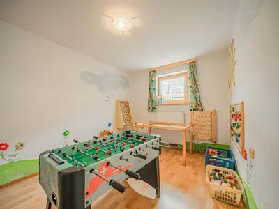 Eine Spielezimmer in der Unterkunft Apartment in Brixen near Wilder Kaiser Gondola
