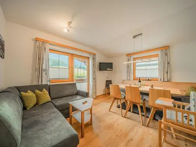 Ein Sitzbereich in der Unterkunft Apartment in Brixen near Wilder Kaiser Gondola
