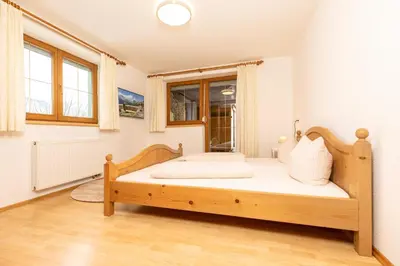 Ein Bett oder Betten in einem Zimmer der Unterkunft Holiday Home in Strass with Mountain Views