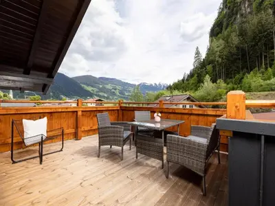 Ein allgemeiner Bergblick oder ein Berglick von der Ferienwohnung aus