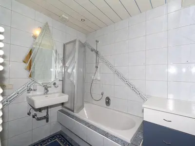 Ein Badezimmer in der Unterkunft Chalet in Mayrhofen near Ski Slopes
