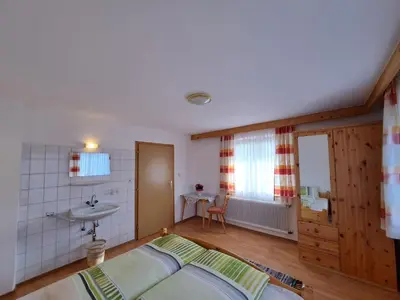 Ein Badezimmer in der Unterkunft Apartment Alpenblick by Interhome